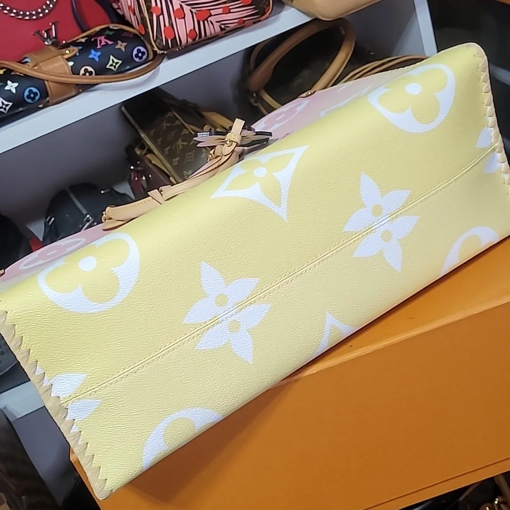 Louis Vuitton Onthego GM GUAM  Special  Edition  Collection New - Picture 7 of 16